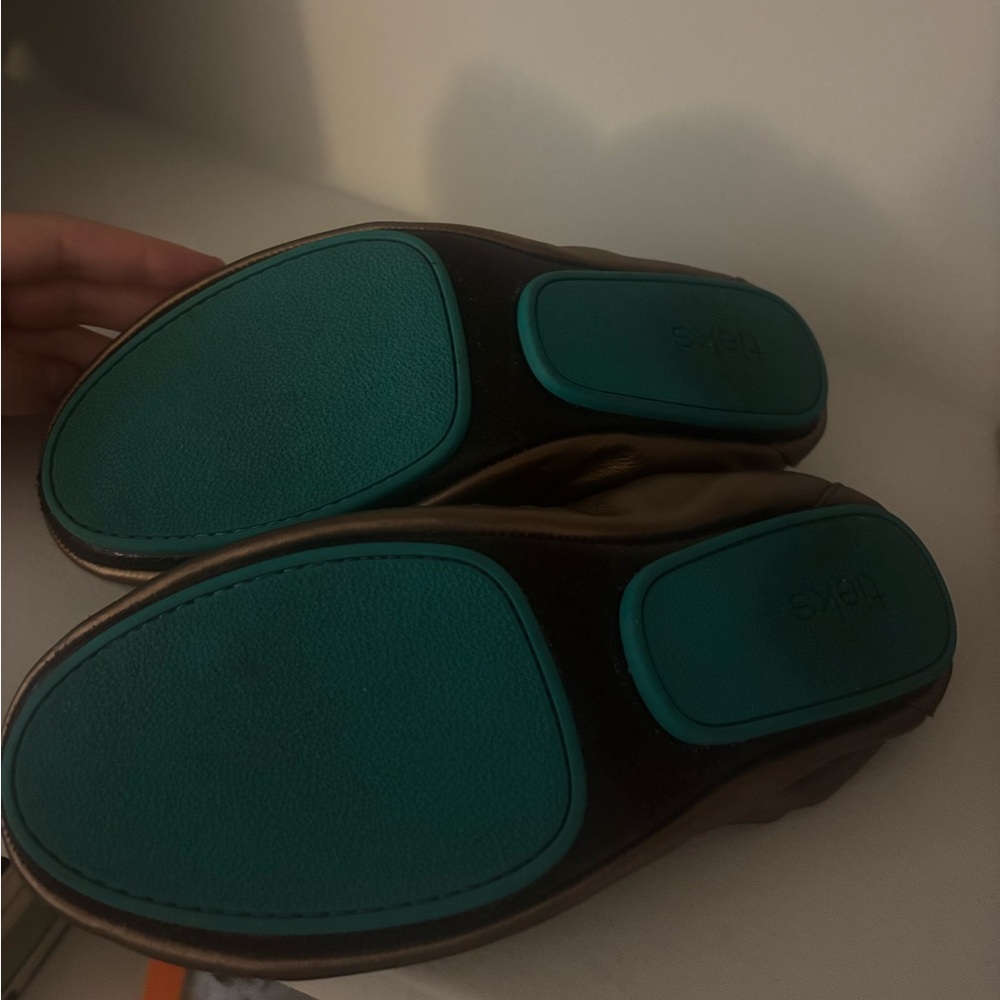 Rose gold Tieks - like new - Picture 3 of 4